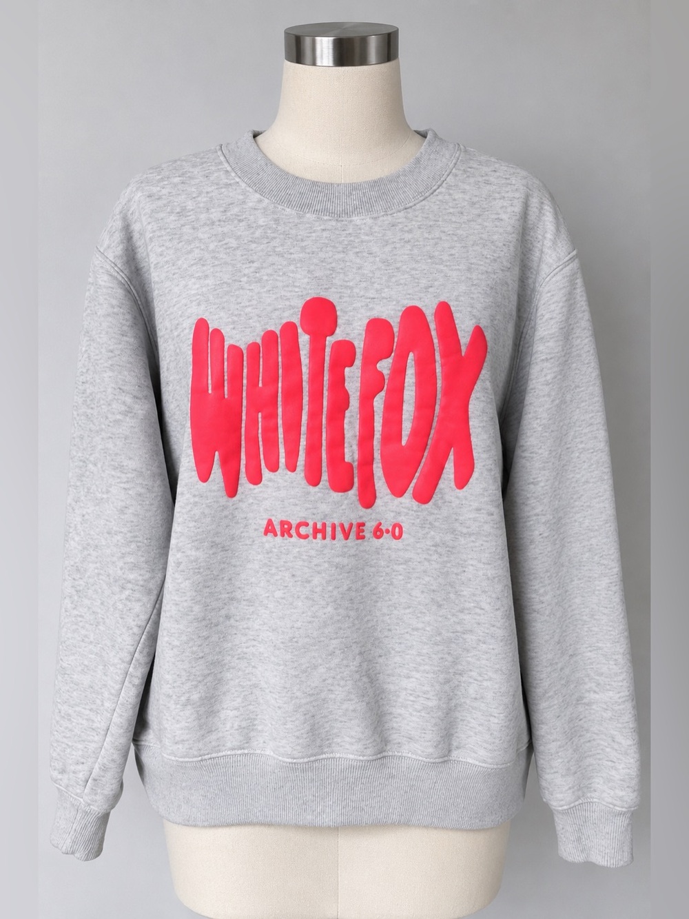 White Fox Women M/L Gray Graphic Crewneck Sweatshirt Pullover Casual Streetwear